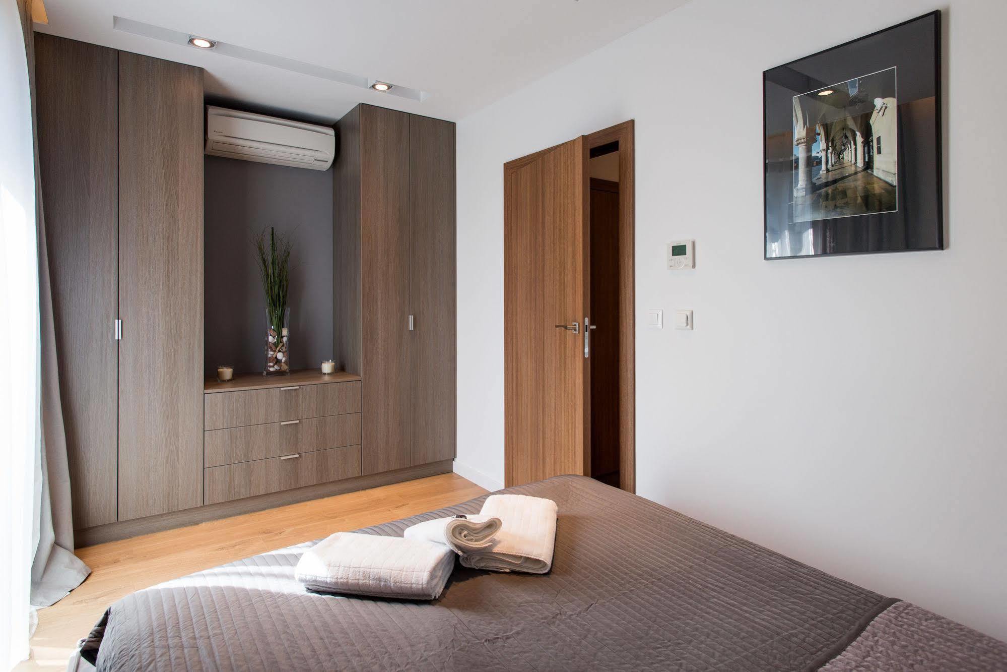 Modern Apartment By Wawel Castle Cracóvia Exterior foto